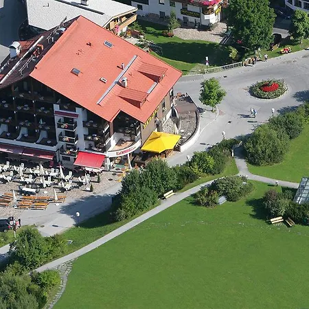 鸿扯德酒店 酒店 4*